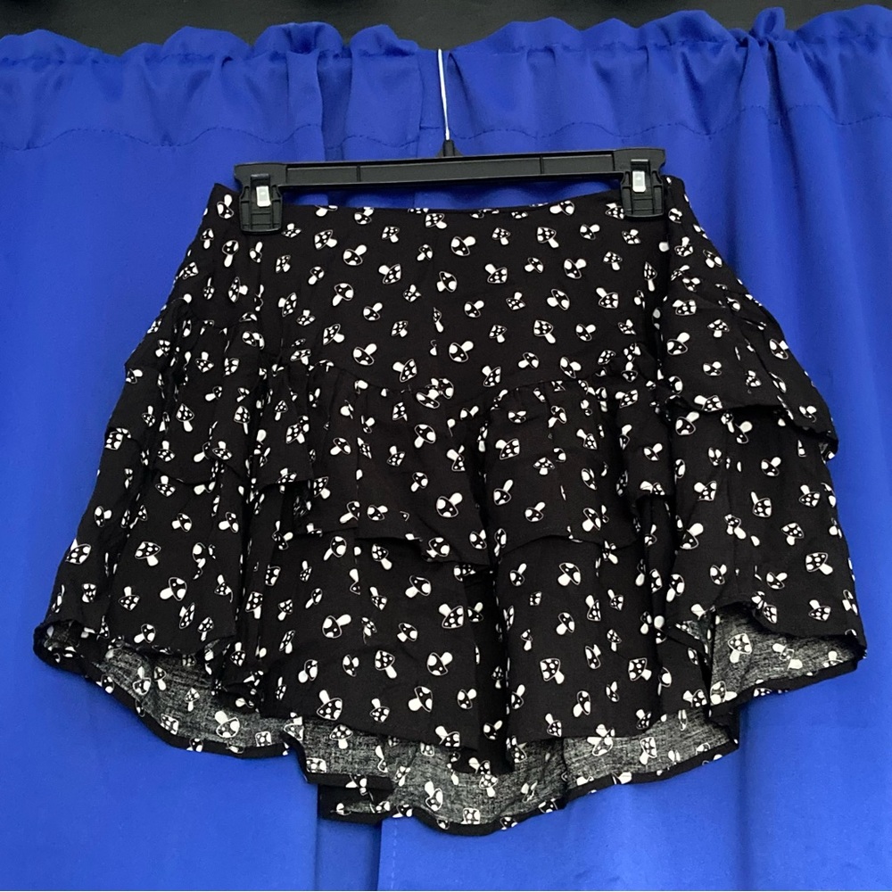Black & White Mushroom Ruffle Skirt 🖤🤍